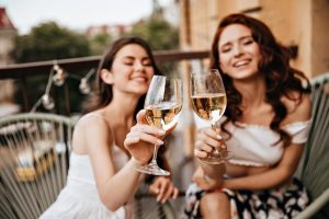 Rượu nhẹ cho nữ là một trải nghiệm tinh tế, nhẹ nhàng dành riêng cho phái đẹp